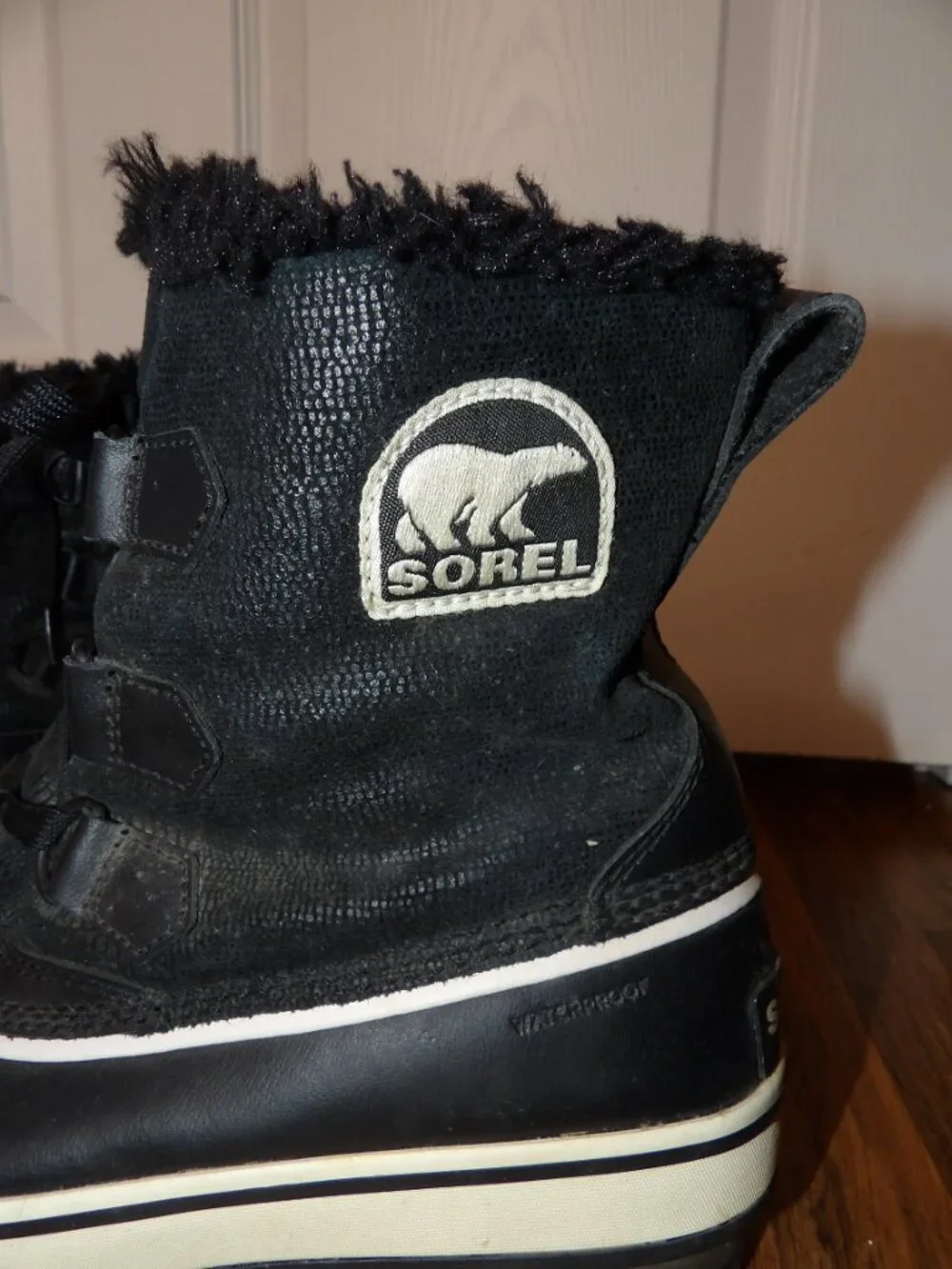 Sorel Tivoli Waterproof Winter Boots Black and White Size 8
